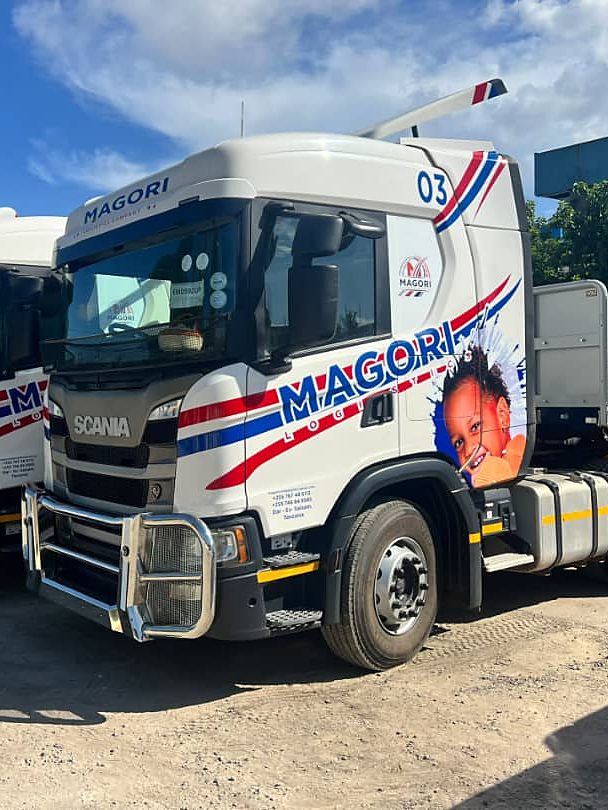 Magori Logistics unit 03 with the branded cab artwork